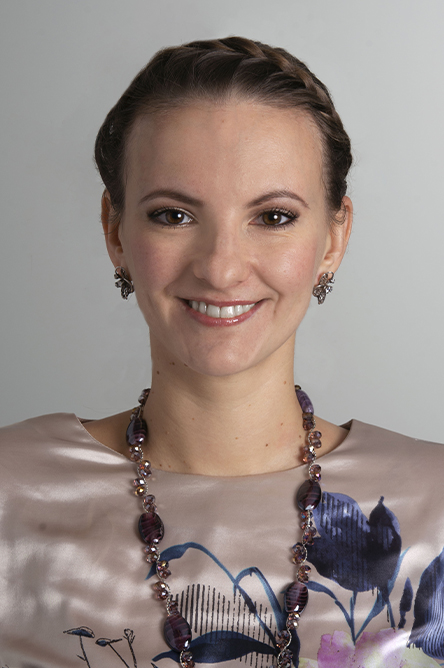 Headshot of Katya Knapp